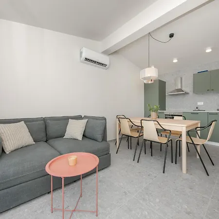 Sea Apartman *